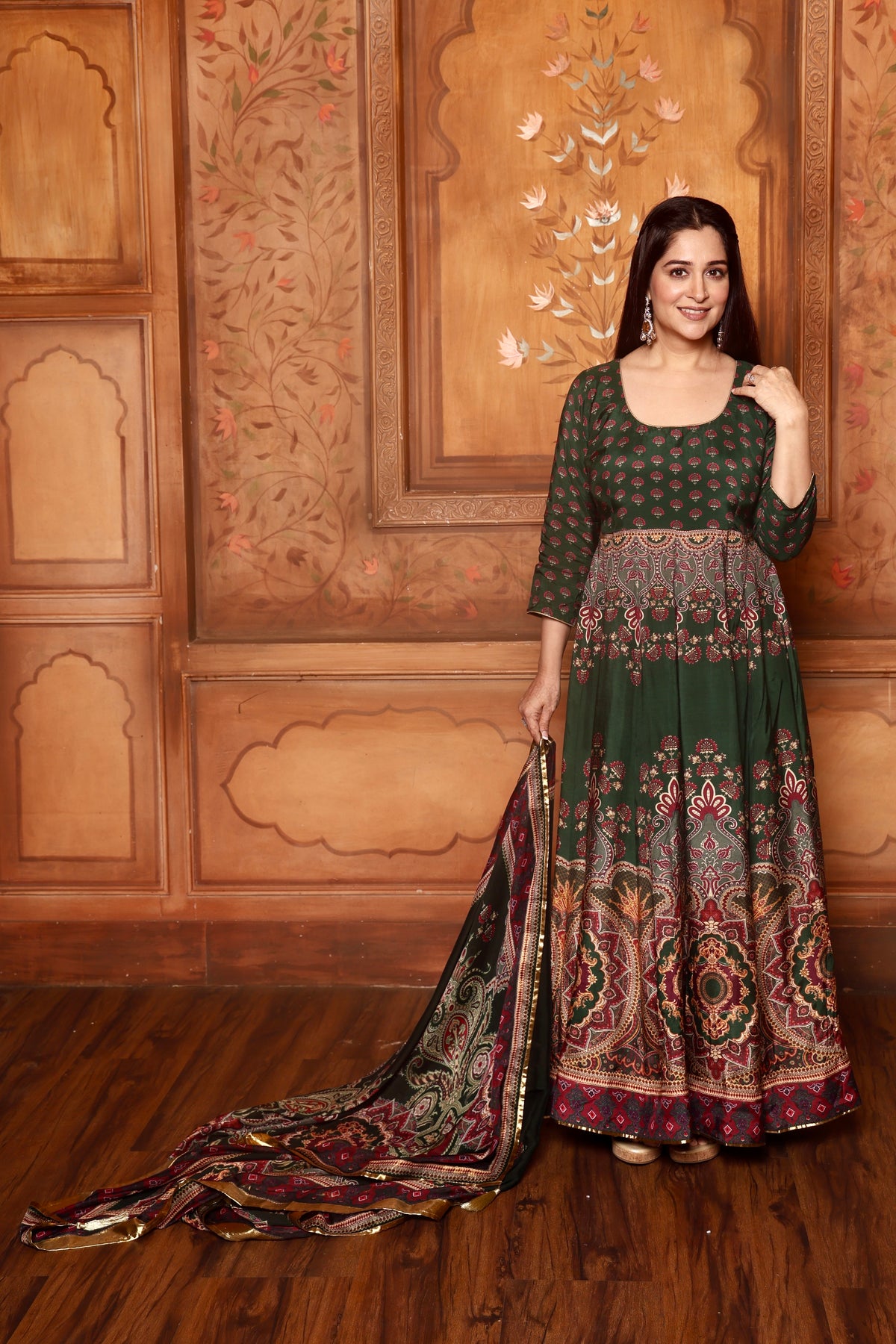NAQAASH ROYALÈ Dark Green