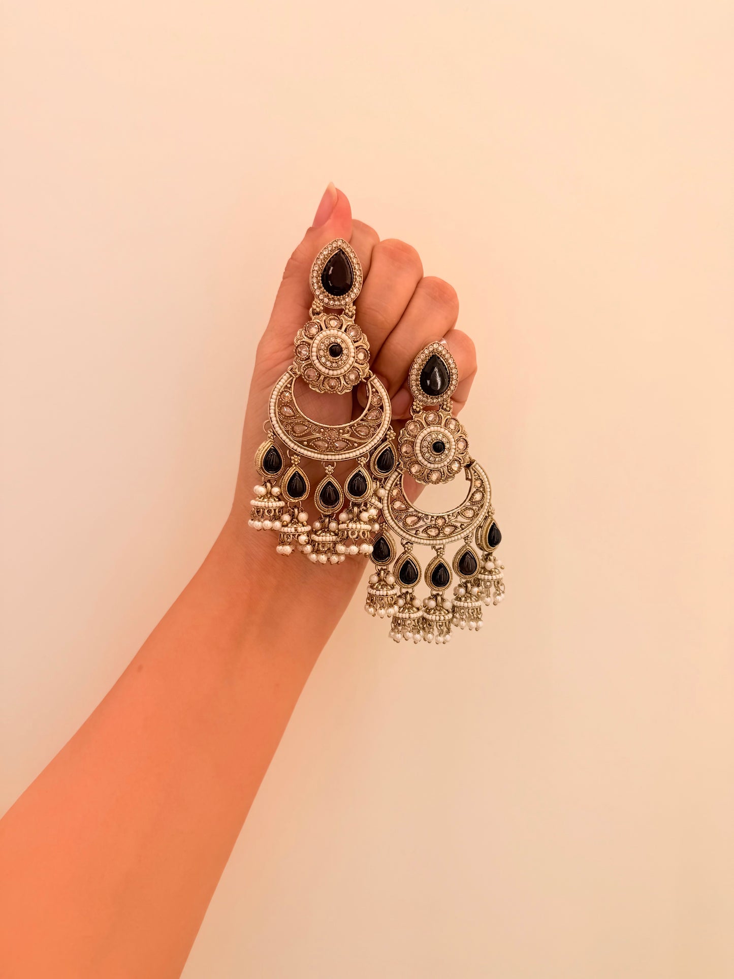 Adaa Charm Black Stone