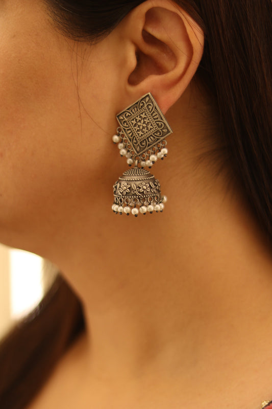 Square Pearl Jhumka D65