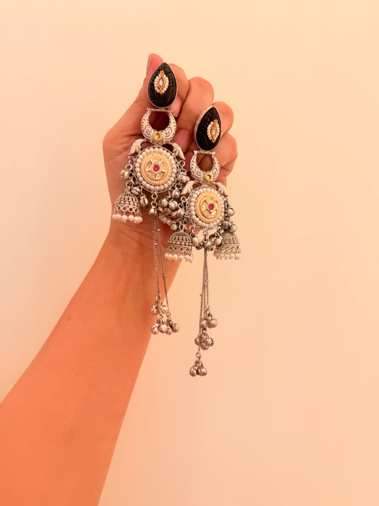 Noorvi Tassels Black stone