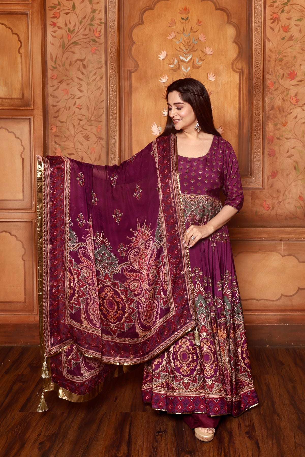 NAQAASH ROYALÈ Burgandy