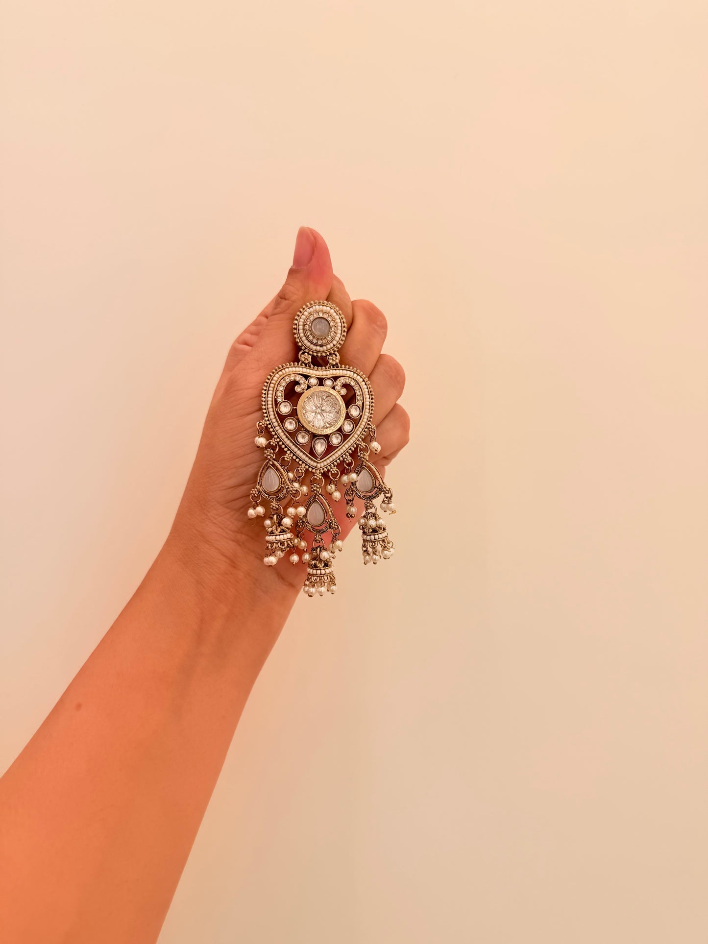 Nooré Ishq White Stone