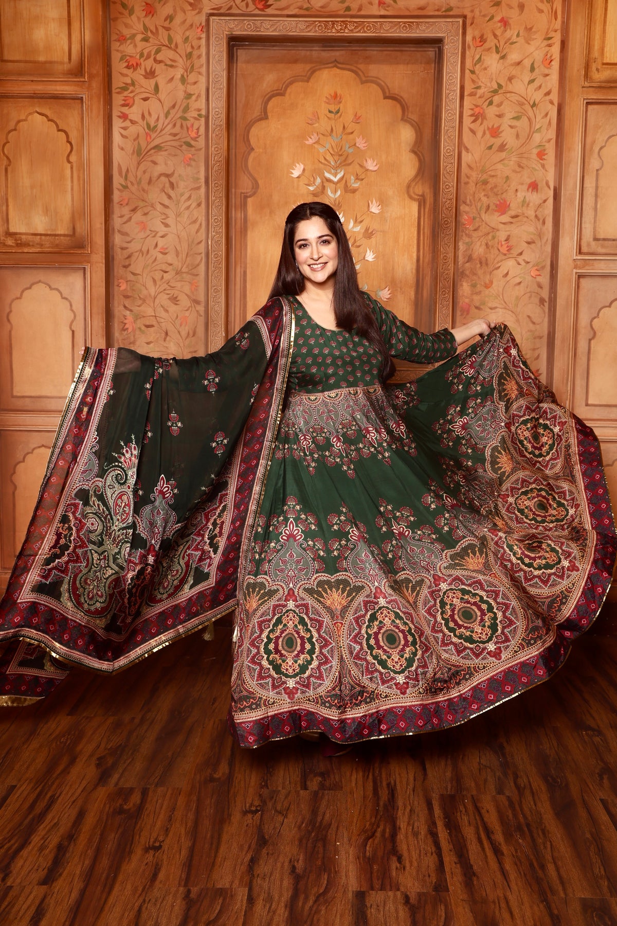 NAQAASH ROYALÈ Dark Green