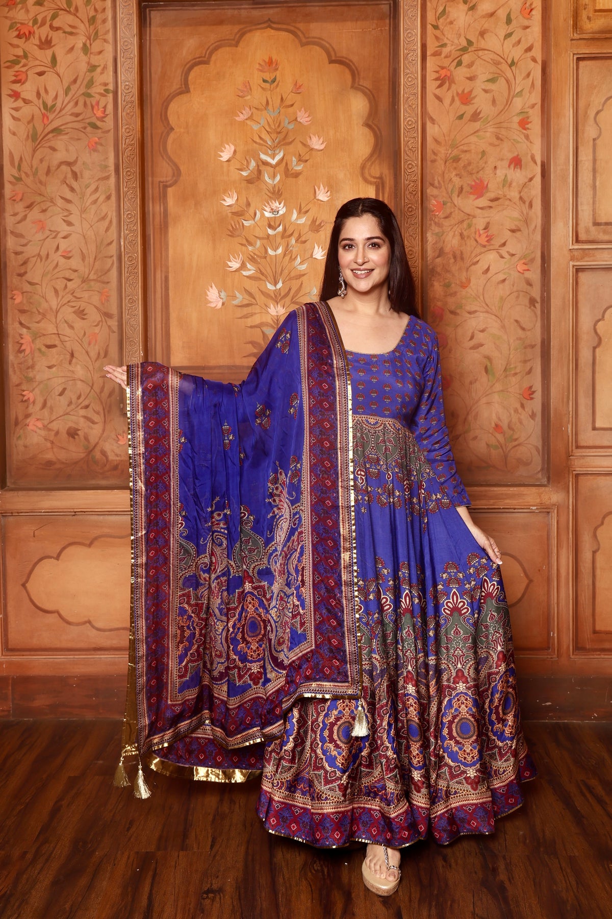 NAQAASH ROYALÈ Blue