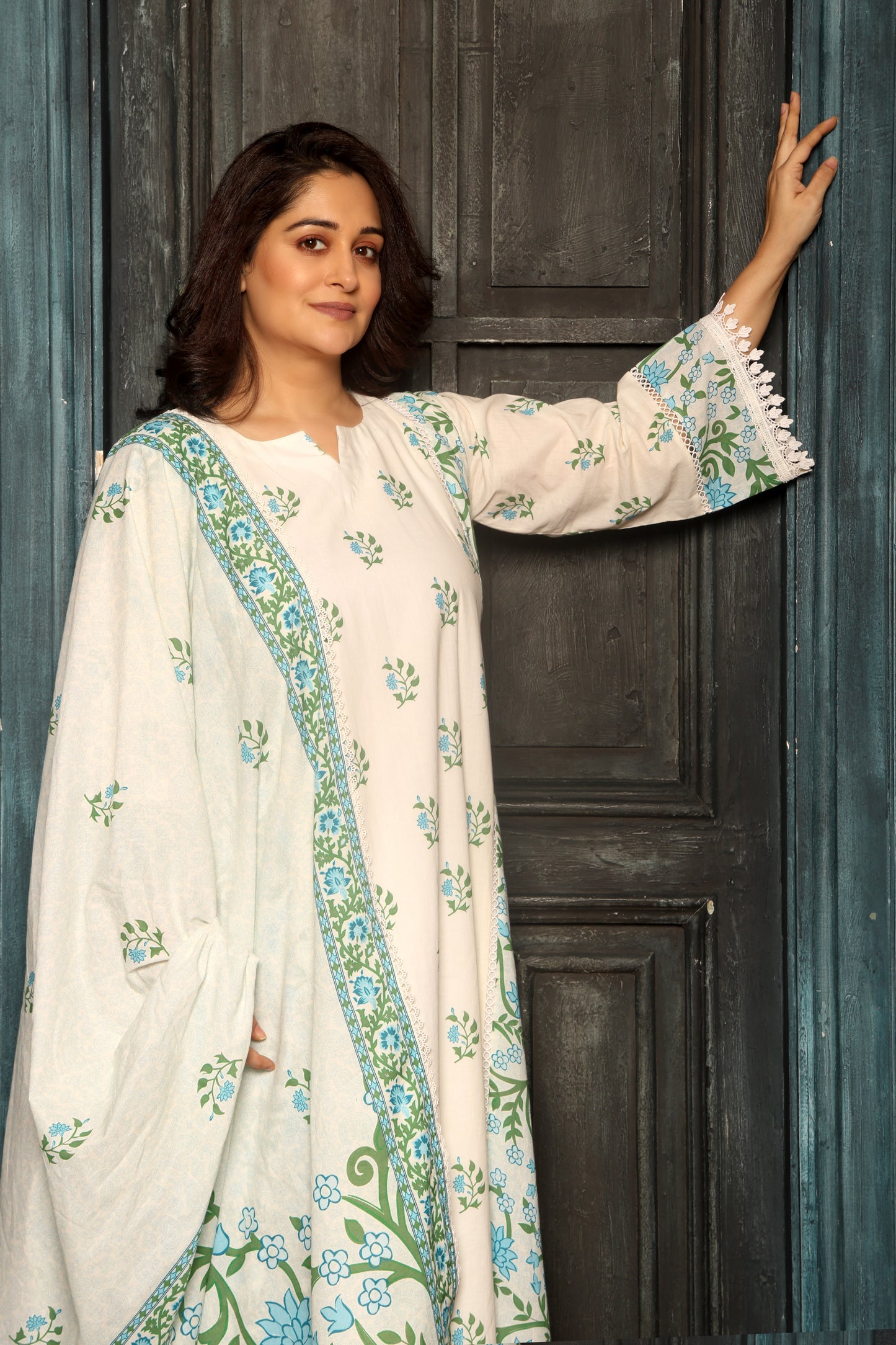 Gulshan-e-Noor (Blue Flowers)