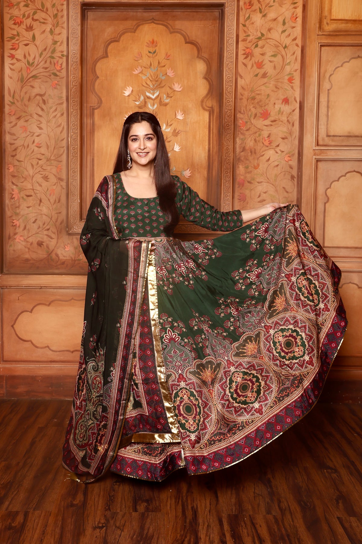 NAQAASH ROYALÈ Dark Green