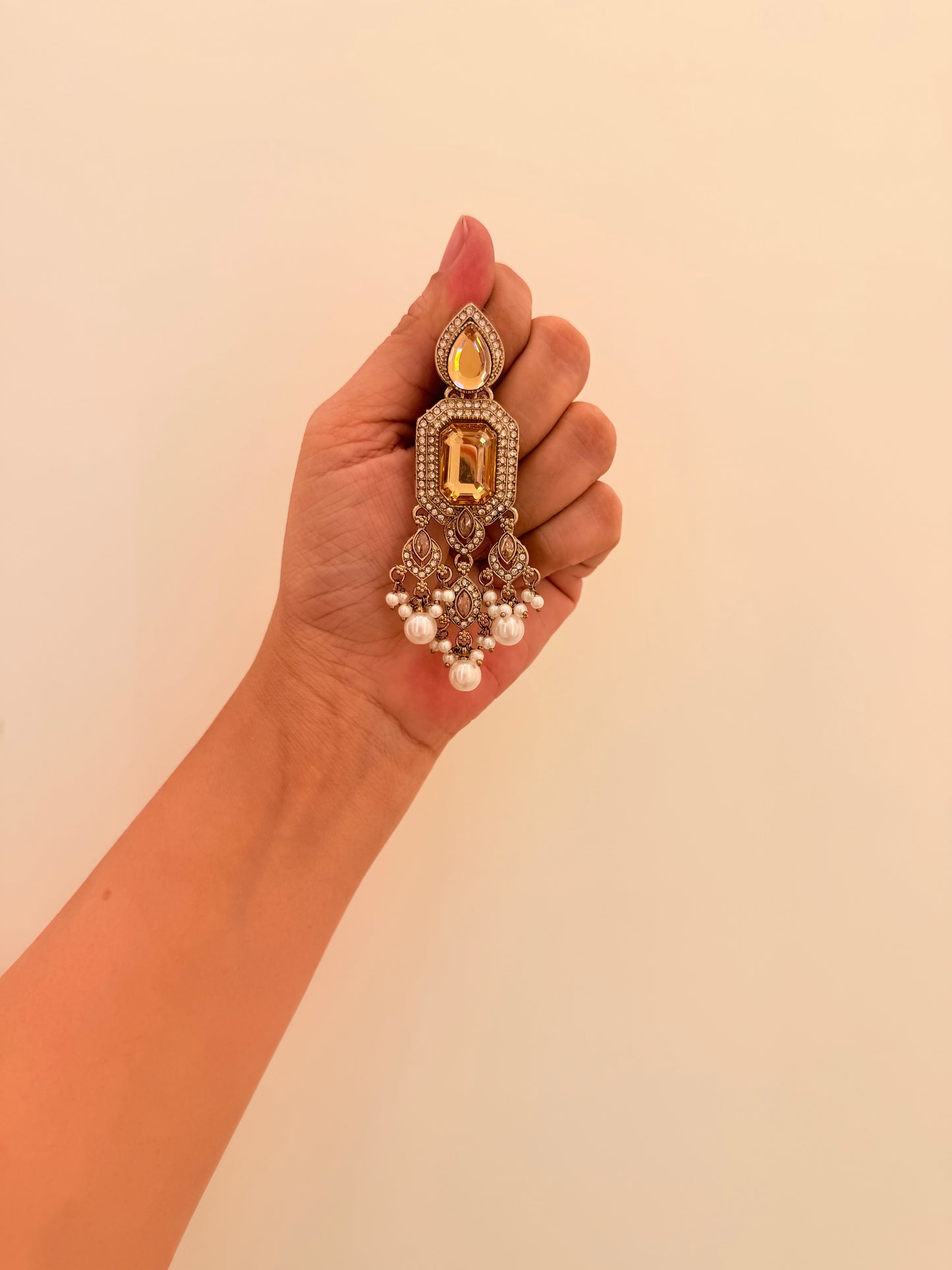 Zarveen Grace Golden Stone