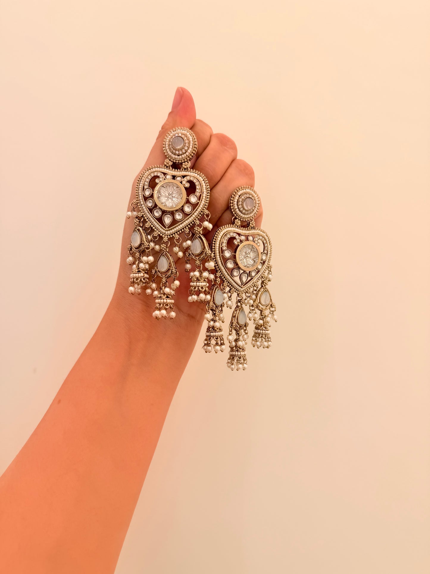 Nooré Ishq White Stone