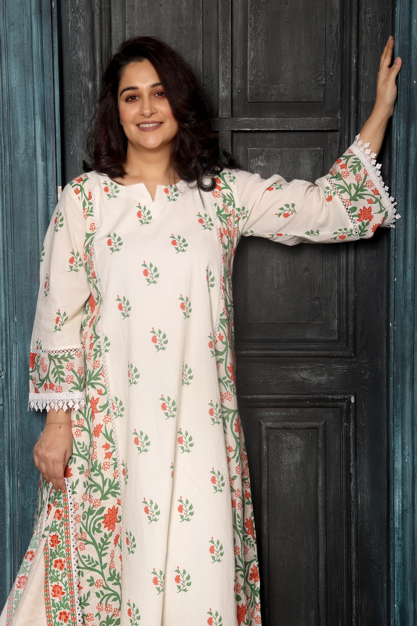 Gulshan-e-Noor ( Orange Flowers)