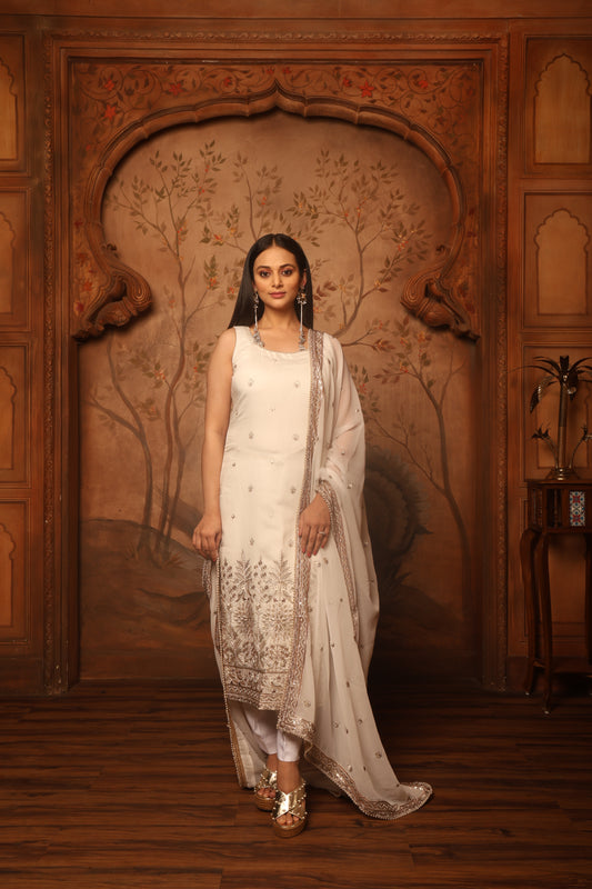 Zar Aafreen White Kurta Set