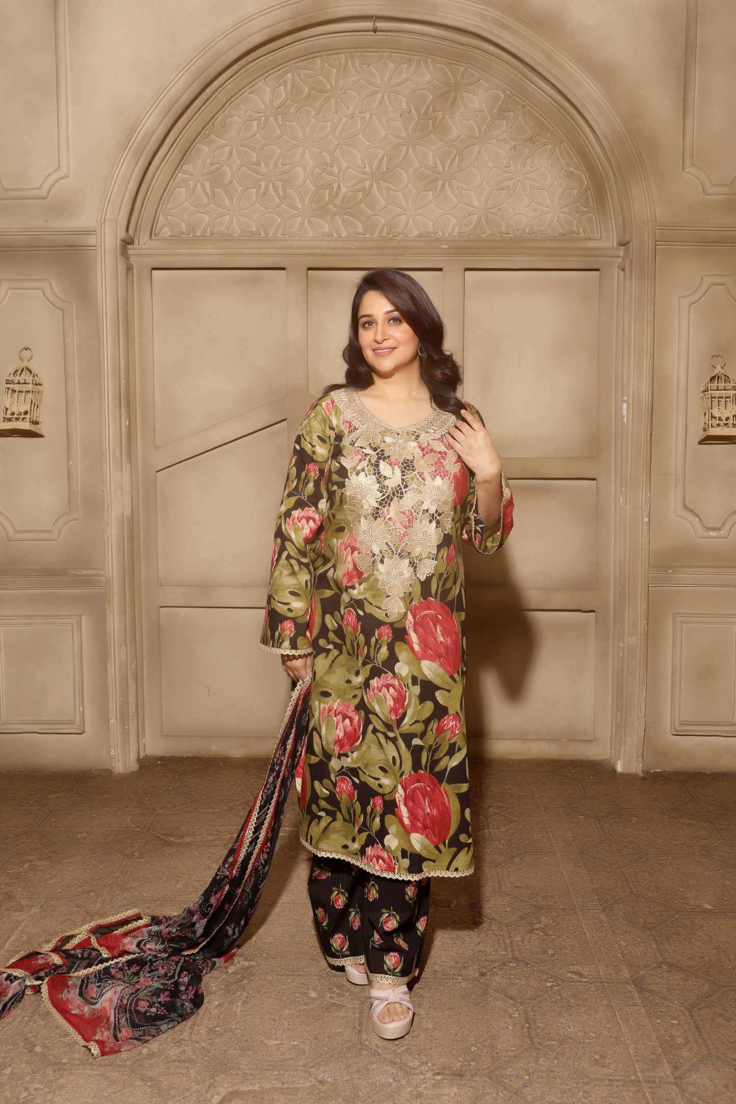 Gul Noir Black Kurta Set