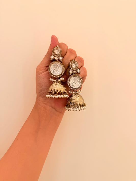 Zaraf Jhumka White d18