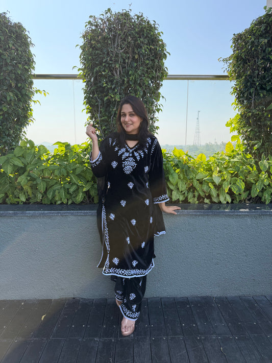 Makhmal Lucknowi Kurta set black