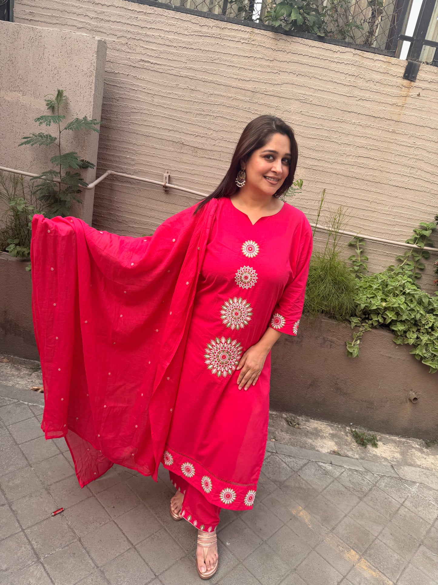 The Circle Motiff Set Hot Pink