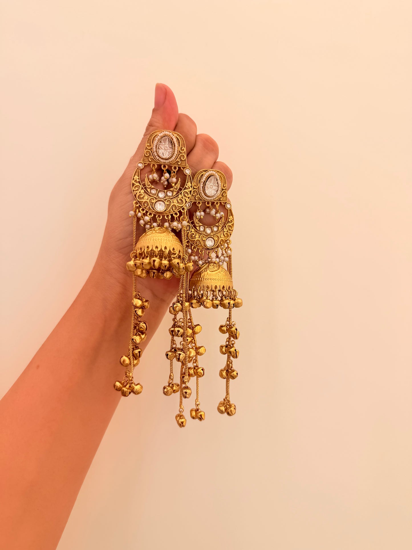 Zar Belle White Stone