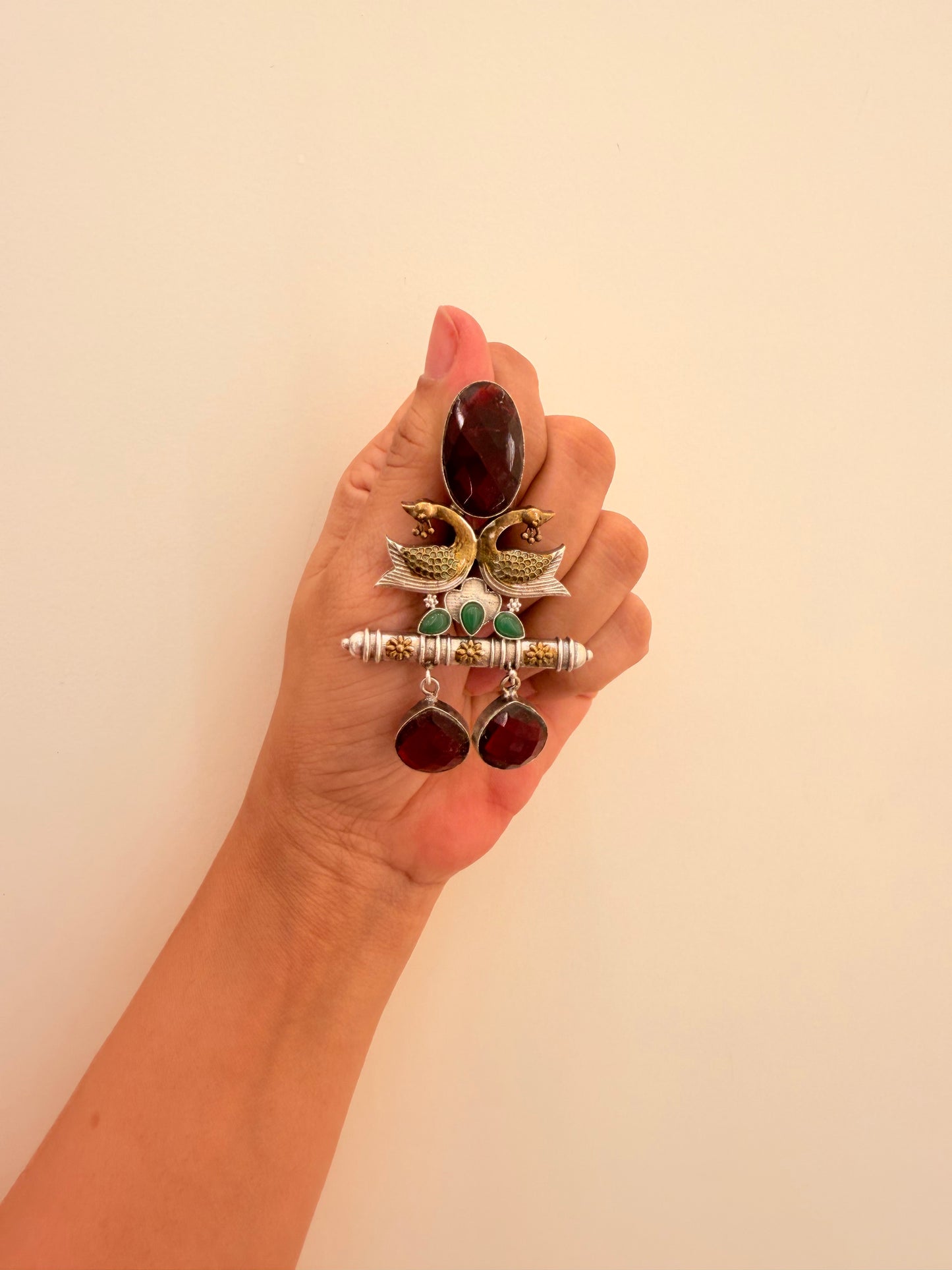 Pakhi red D108
