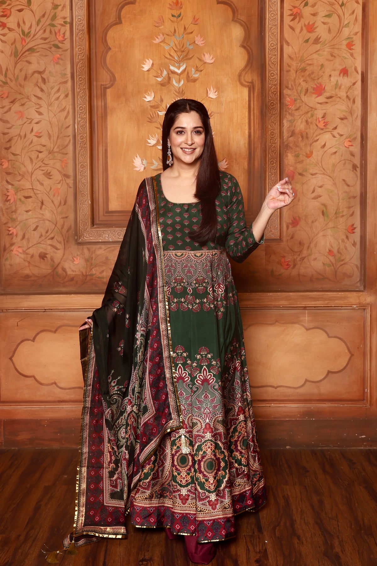 NAQAASH ROYALÈ Dark Green