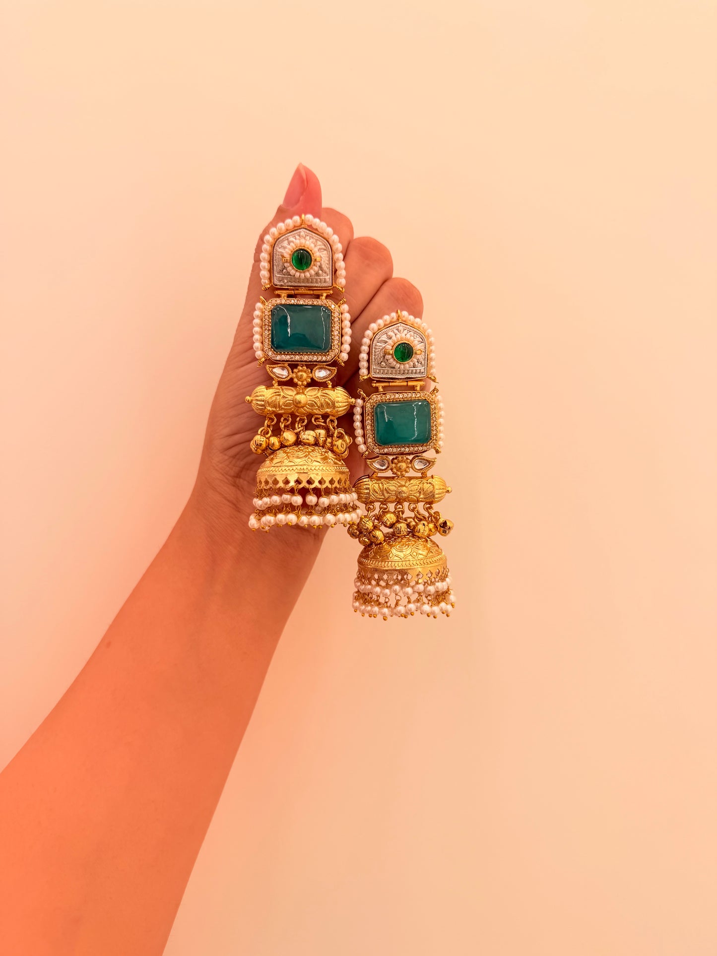 Gulposh Jhumka Green D117