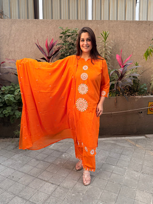 The Circle Motiff Set Orange